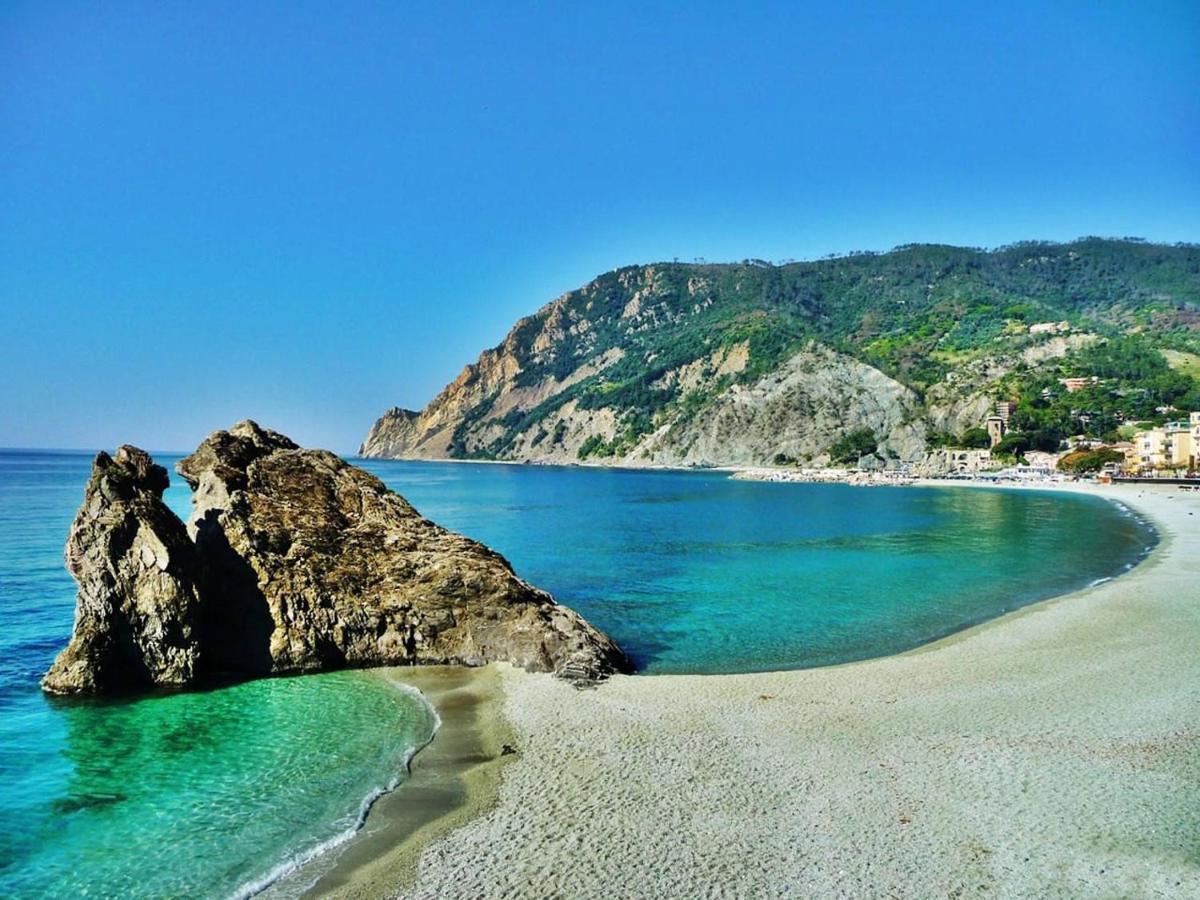 Апартаменти Casa Vacanze Ilaria Ceparana Екстер'єр фото